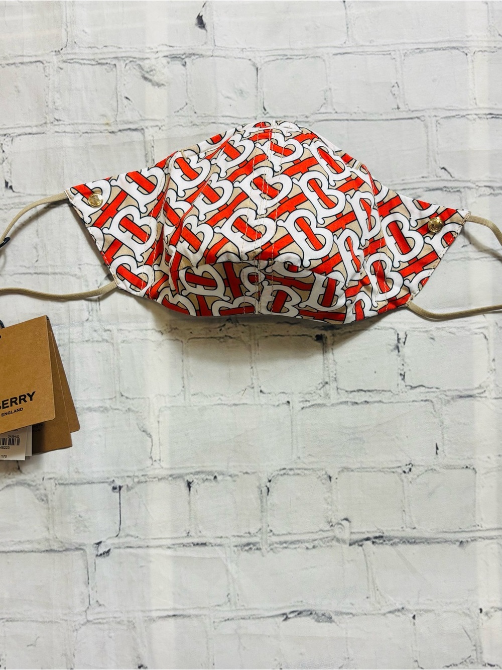 Burberry TB Monogram Print Face Mask & Drawstring Bag Logo Tan Orange White NWT - Picture 8 of 14